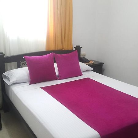 Hotel Colonial เปเรย์รา ภายนอก รูปภาพ