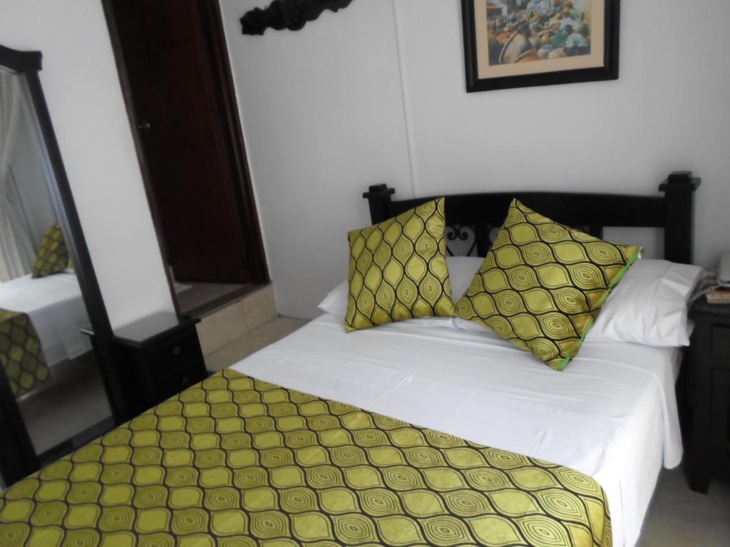 Hotel Colonial เปเรย์รา ภายนอก รูปภาพ