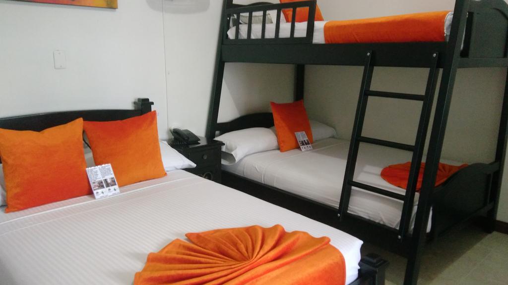 Hotel Colonial เปเรย์รา ภายนอก รูปภาพ