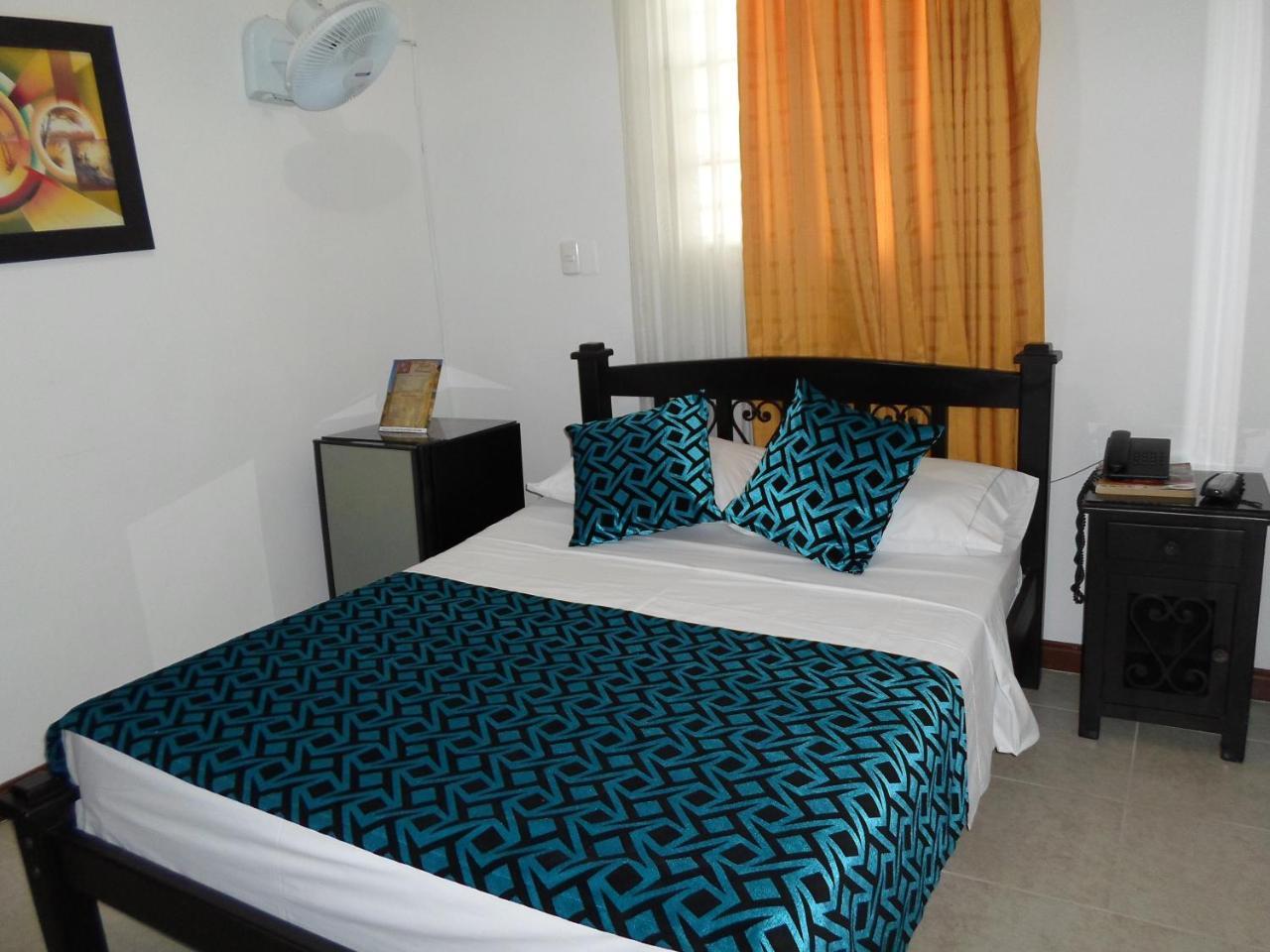 Hotel Colonial เปเรย์รา ภายนอก รูปภาพ