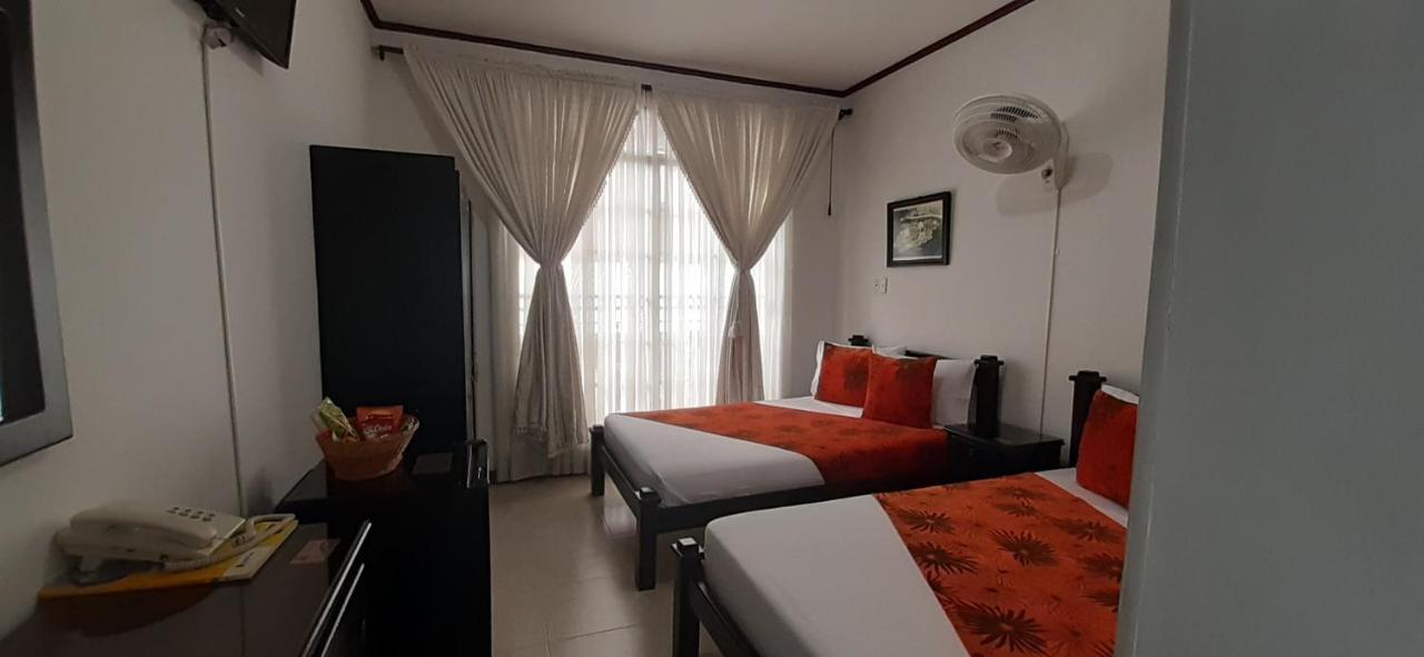 Hotel Colonial เปเรย์รา ภายนอก รูปภาพ