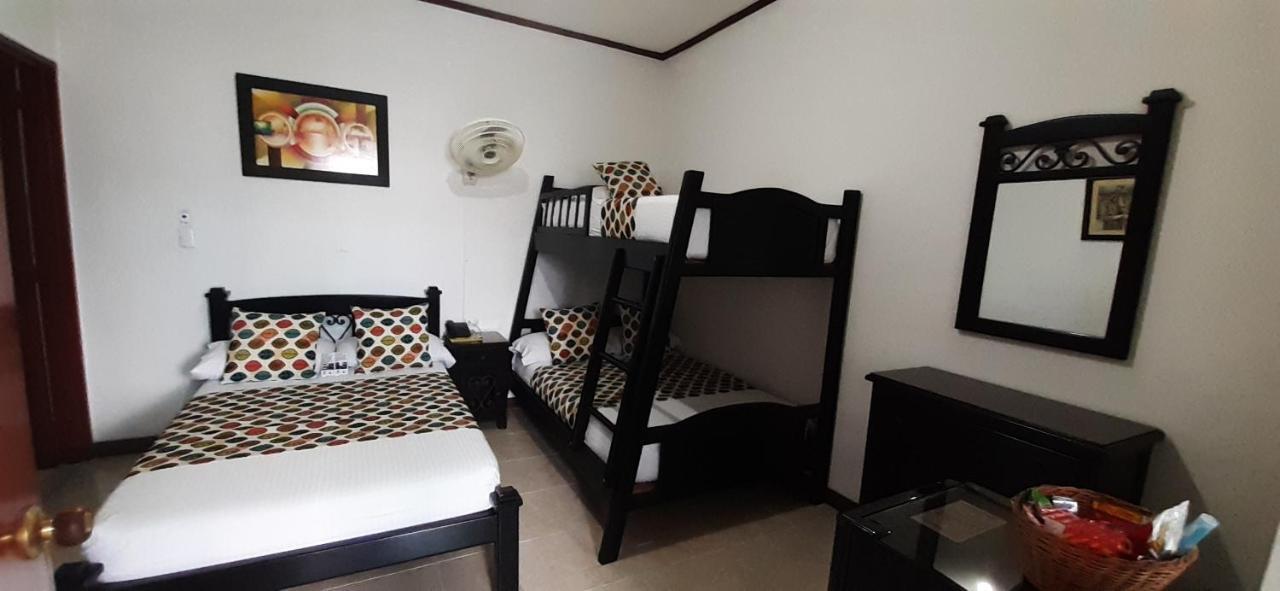 Hotel Colonial เปเรย์รา ภายนอก รูปภาพ